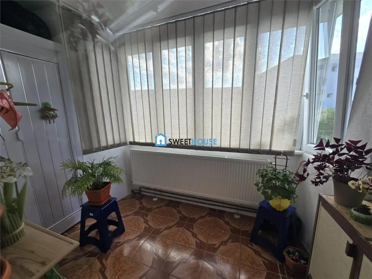 Apartament cu patru camere zona 1 decembrie - foto 2