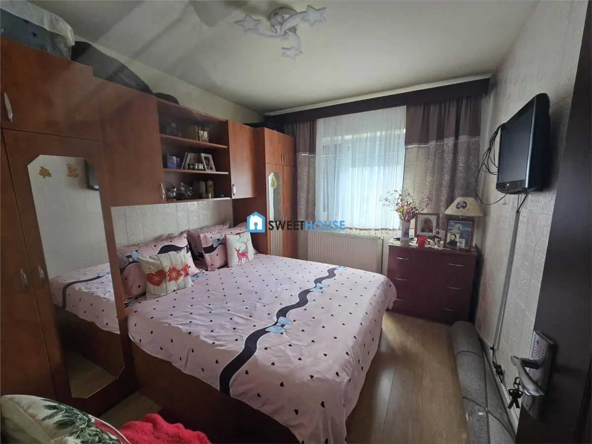 Apartament cu patru camere zona 1 decembrie - foto 14