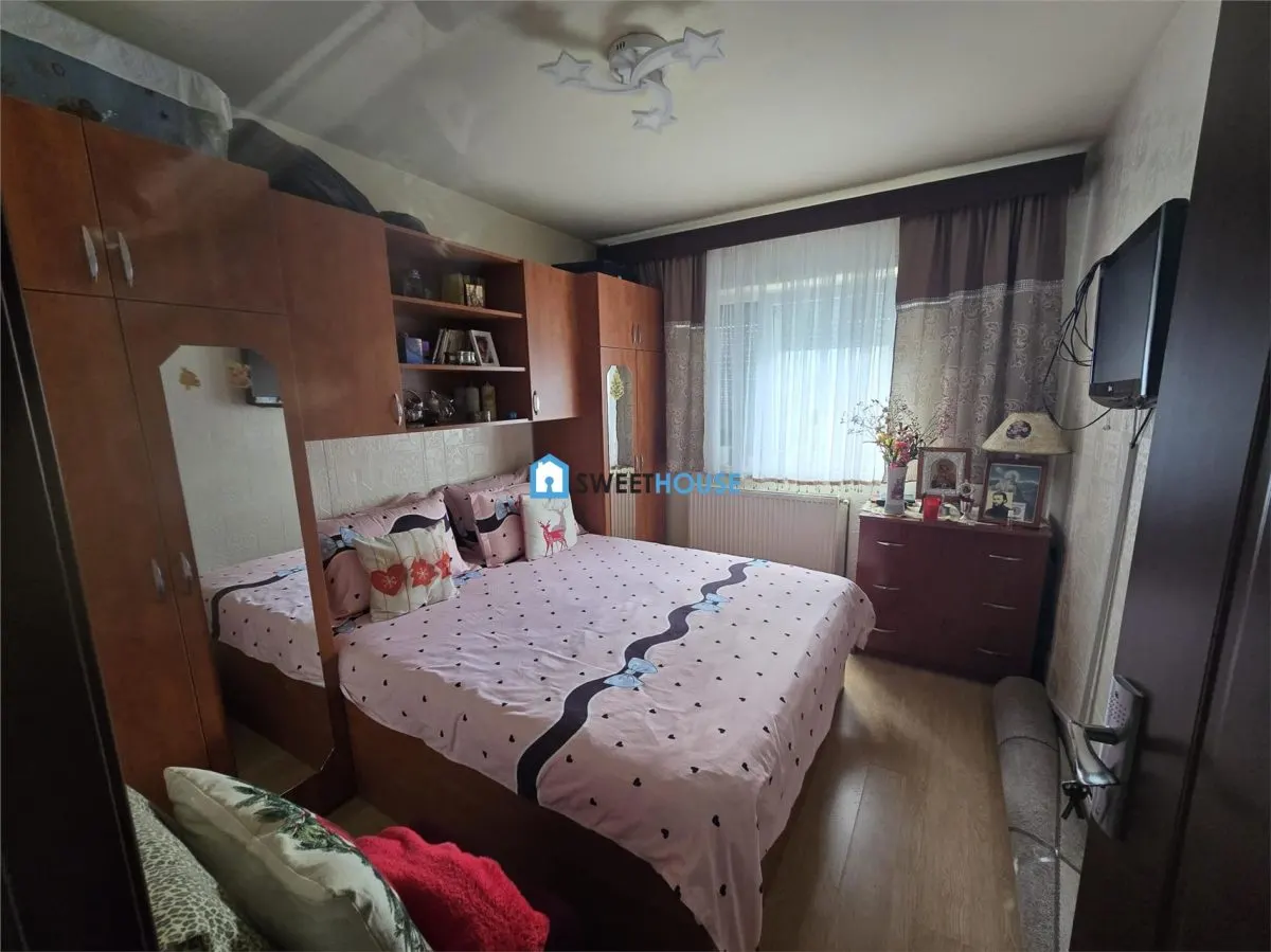 Apartament cu patru camere zona 1 decembrie - foto 4