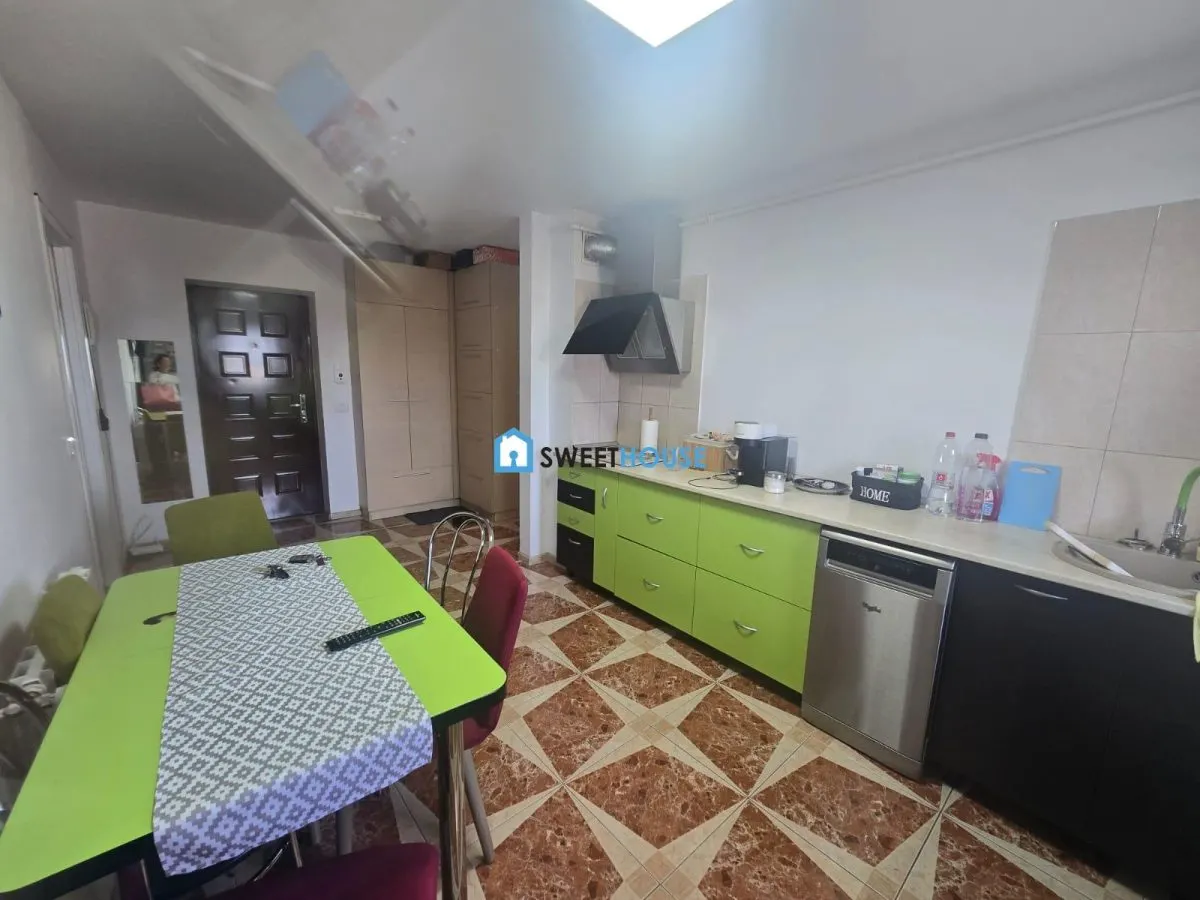 Apartament cu trei camere renovat zona Campului - foto 5