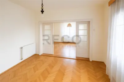 RECO Casa P+E cu 2 apartamente, garaj si curte proprie in Marghita - foto 2