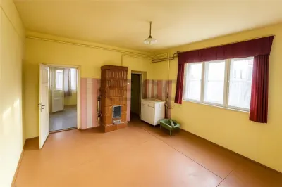 RECO Casa P+E cu 2 apartamente, garaj si curte proprie in Marghita - foto 11