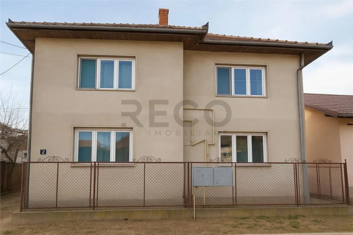 RECO Casa P+E cu 2 apartamente, garaj si curte proprie in Marghita - foto 14