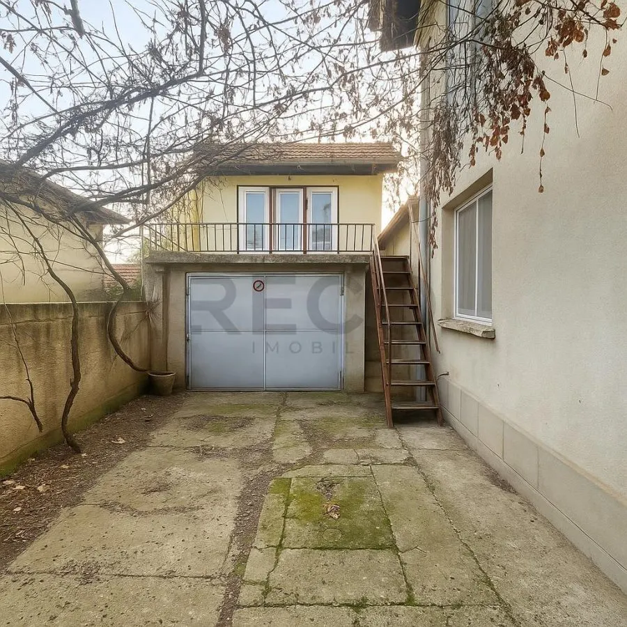 RECO Casa P+E cu 2 apartamente, garaj si curte proprie in Marghita - foto 16