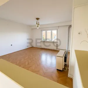 RECO Casa P+E cu 2 apartamente, garaj si curte proprie in Marghita - foto 4