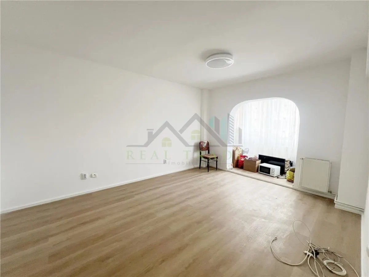 Apartament 2 camere decomandat etajul 1 zona Onix - foto 1