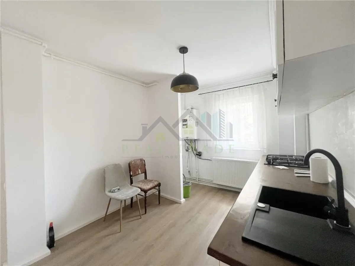 Apartament 2 camere decomandat etajul 1 zona Onix - foto 7