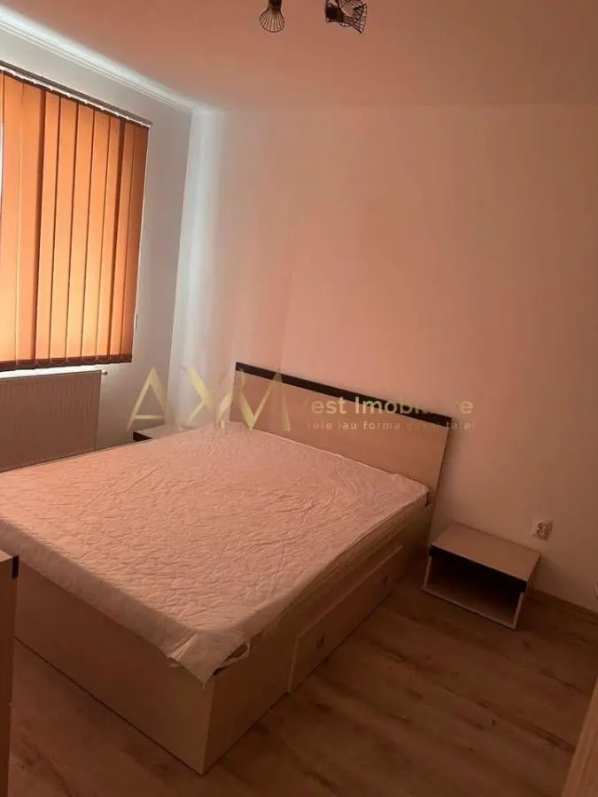 Vanzare apartament 3 camere - foto 1
