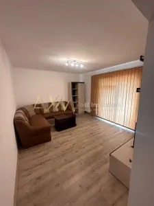Vanzare apartament 3 camere - foto 2