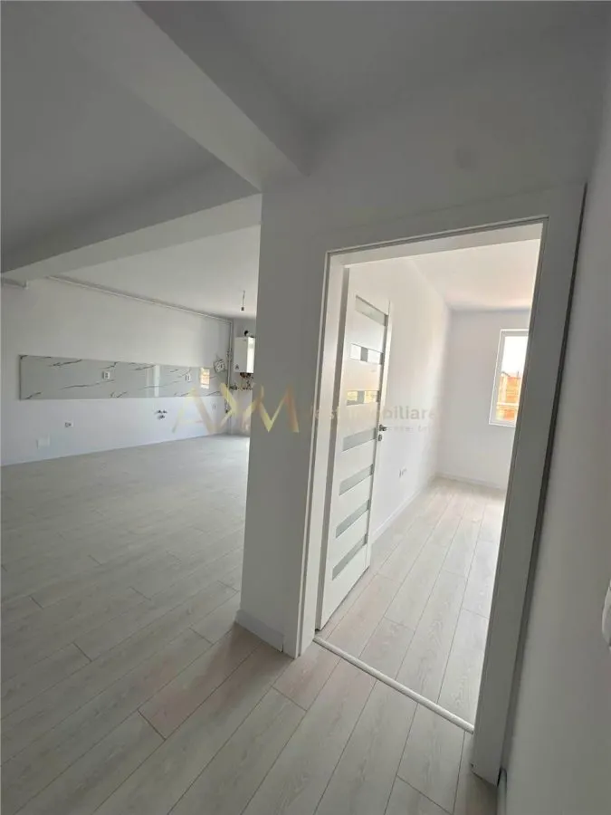 Vanzare apartament 2 camere - foto 17