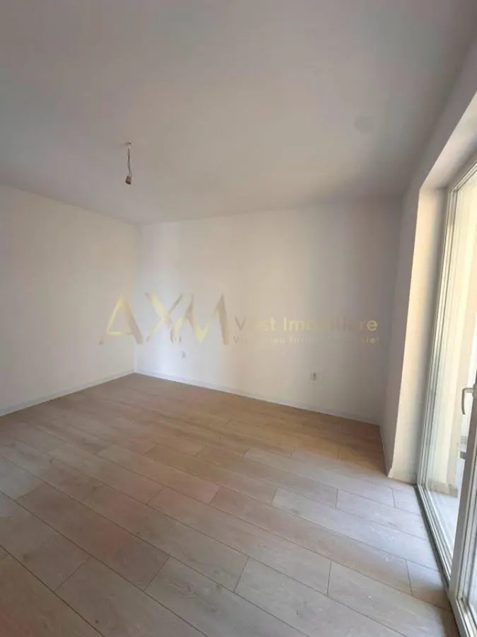 Vanzare apartament 3 camere - foto 1