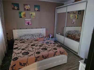 Apartament 3 camere, parter, mobilat si utilat - Podu Ros - foto 2