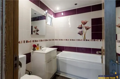 Apartament de 3 camere mobilat si utilat modern, structura decomandata - foto 8
