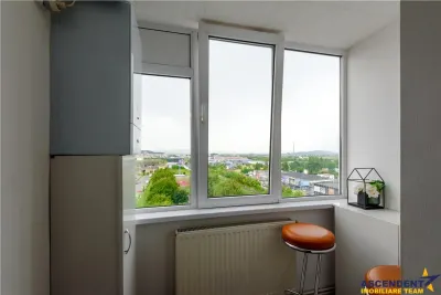 Apartament de 3 camere mobilat si utilat modern, structura decomandata - foto 10