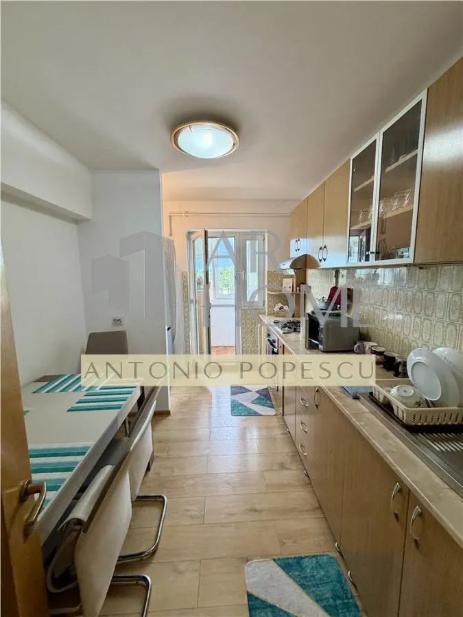 Apartament 4 camere, centrala proprie, Ploiesti, zona Republicii - foto 3