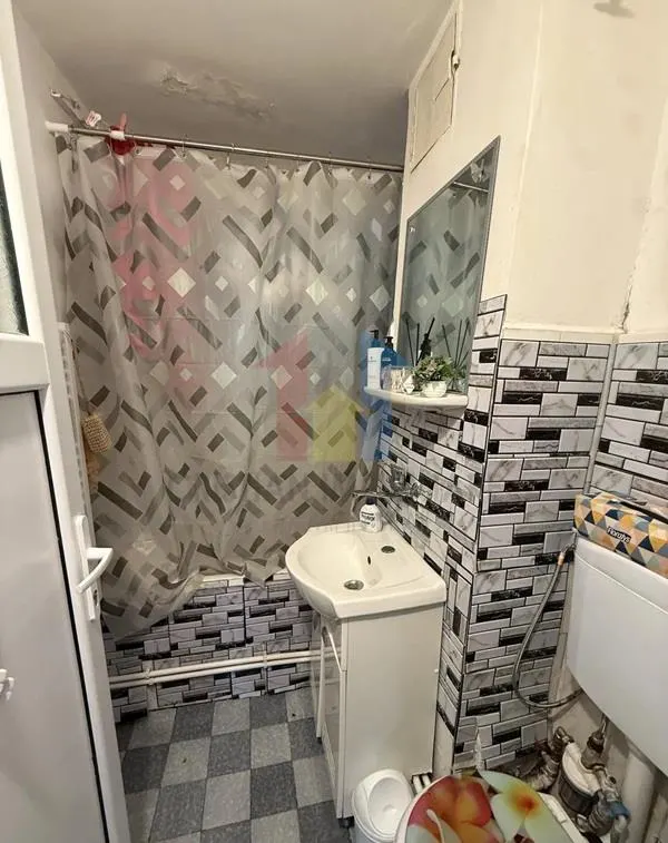 Ap 2 camere, confort 2, Viziru 3, parter cu balcon, mobilat si utilat - foto 7