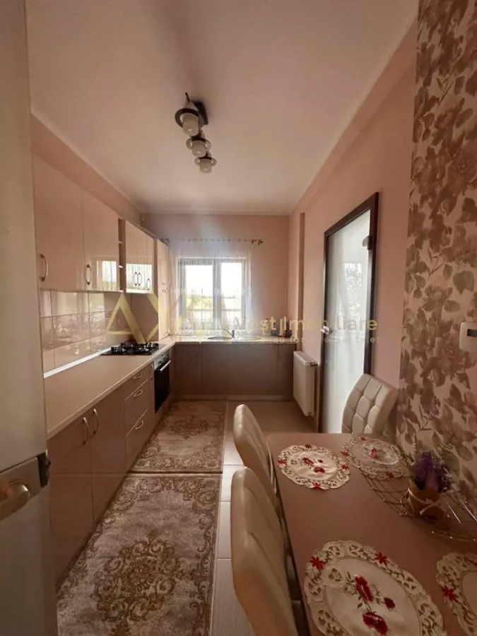 Inchiriere casa 4 camere Giroc - foto 19