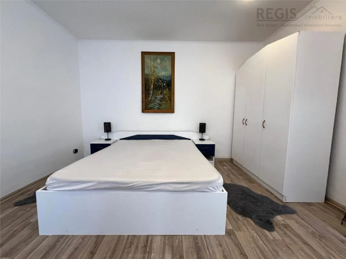Garsoniera spatioasa cu curte - de vanzare - Centrul istoric - foto 2