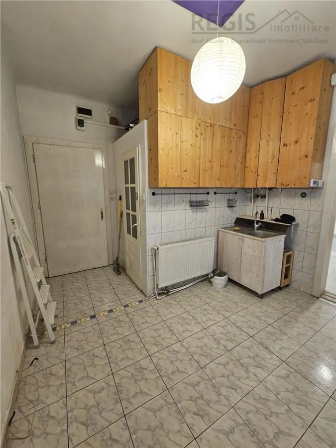 Spatiu comercial Central cu loc de parcare propriu - foto 6