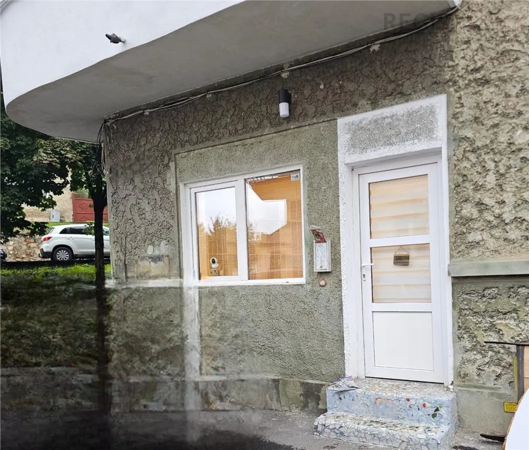 Spatiu comercial Central cu loc de parcare propriu - foto 8