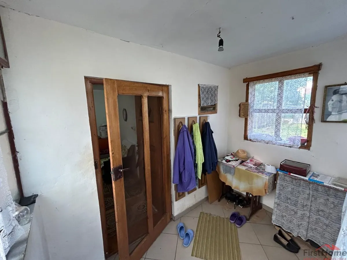Casa parter de vanzare in comuna Vanatori, sat Mircestii Noi - foto 5