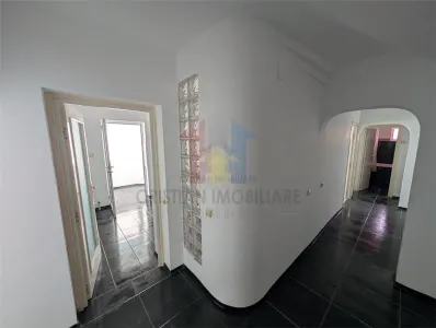 RENOVAT RECENT  3 camere, Calarasi 4,  PARTIAL MOBILAT - foto 12