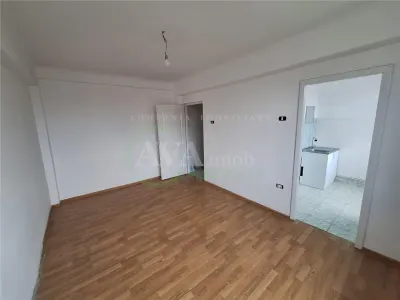 Apartament 2 camere decomandat zona Central - foto 2
