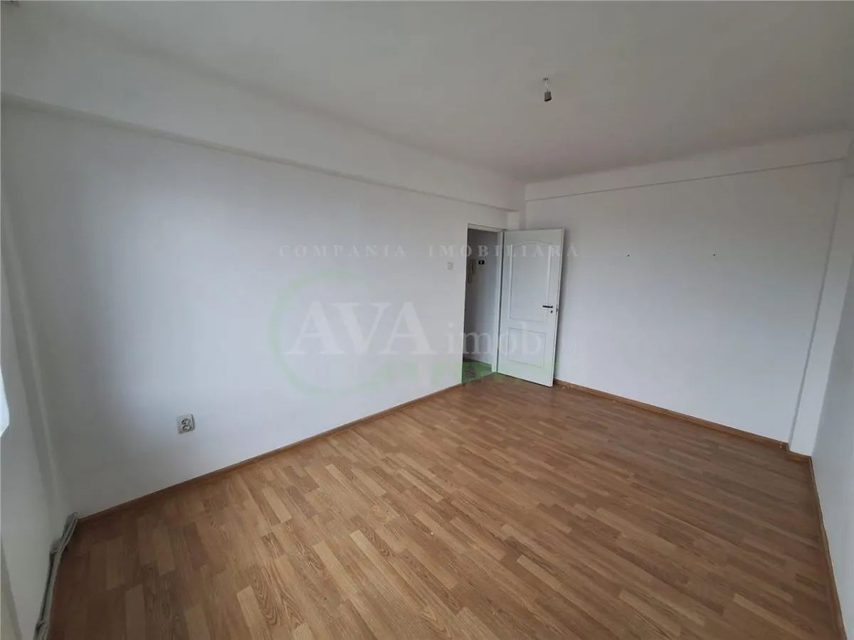 Apartament 2 camere decomandat zona Central - foto 4