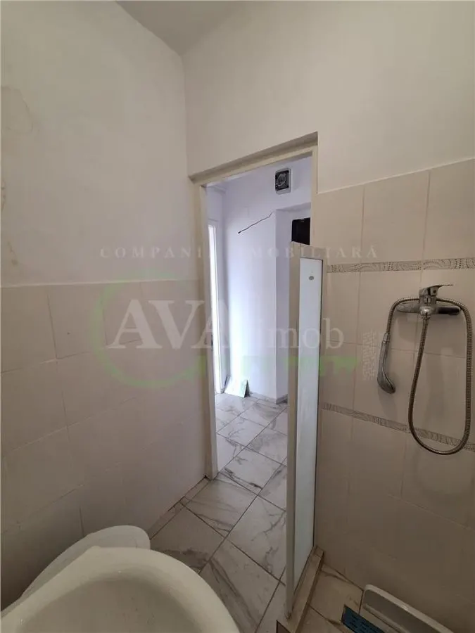 Apartament 2 camere decomandat zona Central - foto 8