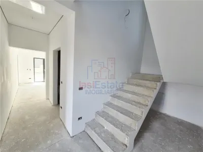 Casa de vanzare cu priveliste frumoasa - foto 12
