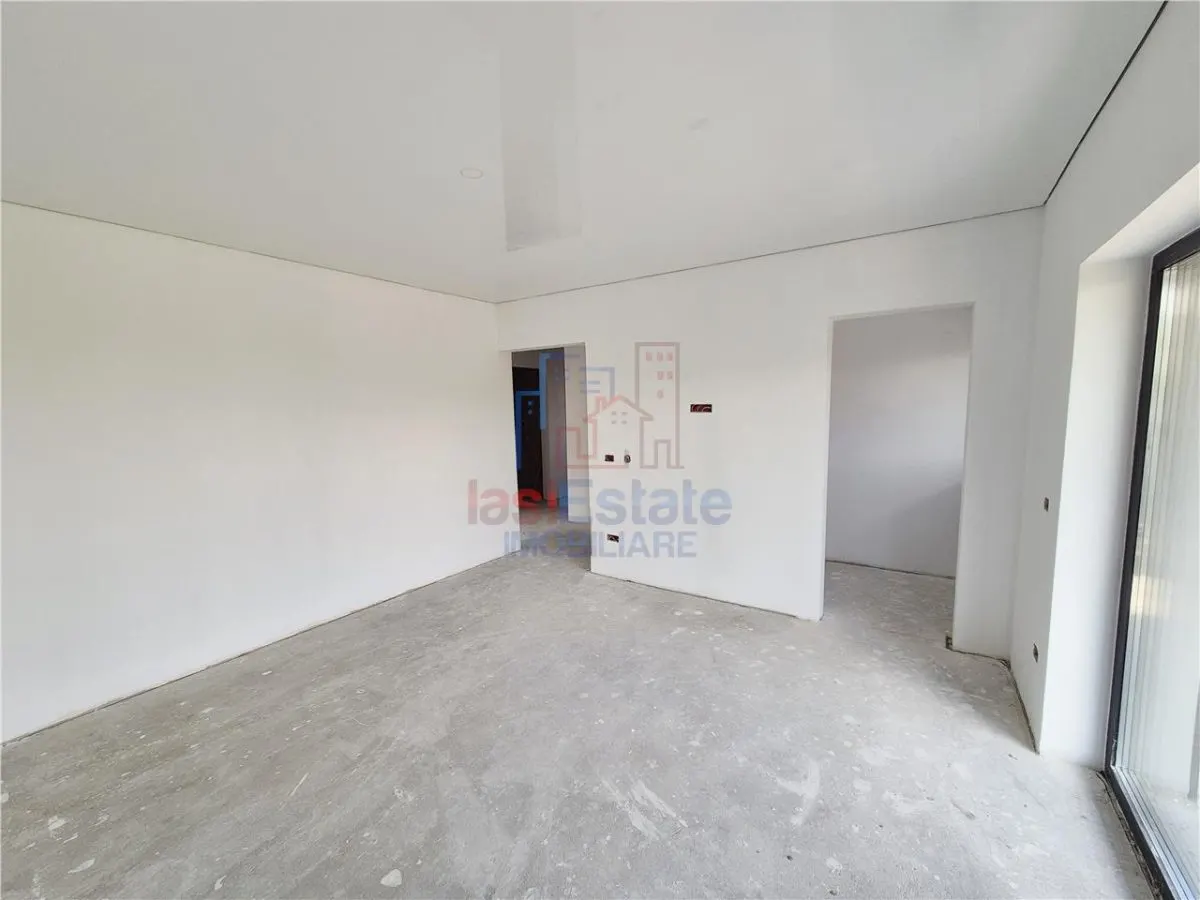 Casa de vanzare cu priveliste frumoasa - foto 10