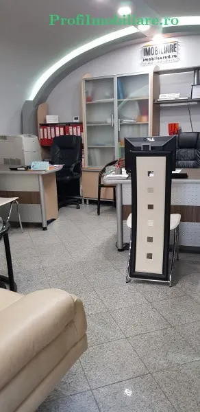Spatiu comercial pt birouri-salon- cabinet ultracentral Arad - foto 4
