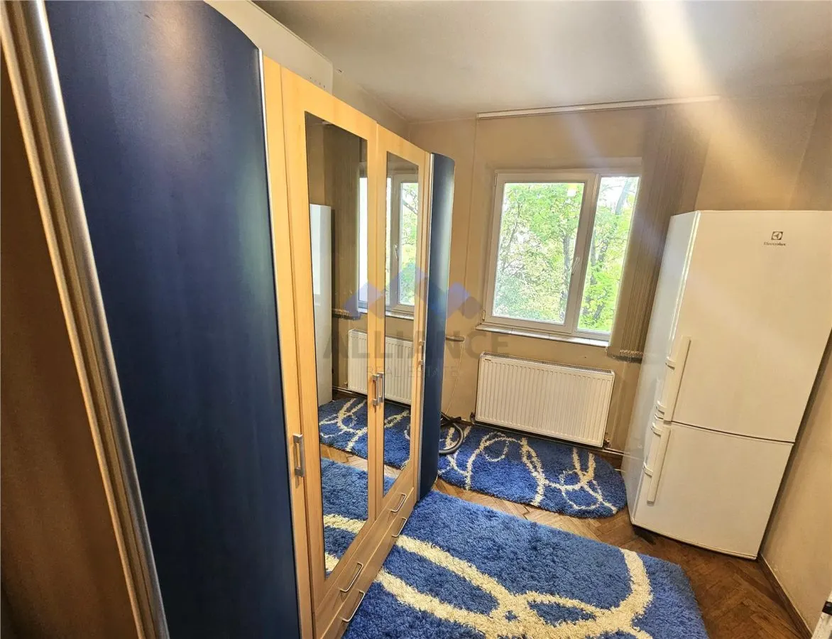 Tatarasi-Piata Chirila, apartament cu 2 camere, etaj  intermediar - foto 4