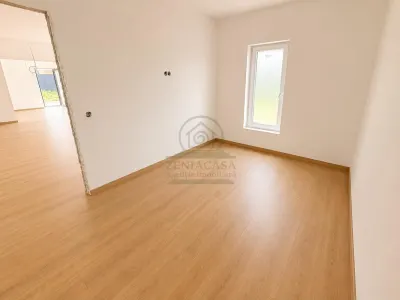 Casa  4 camere Miroslava Vorovesti la cheie! - foto 12