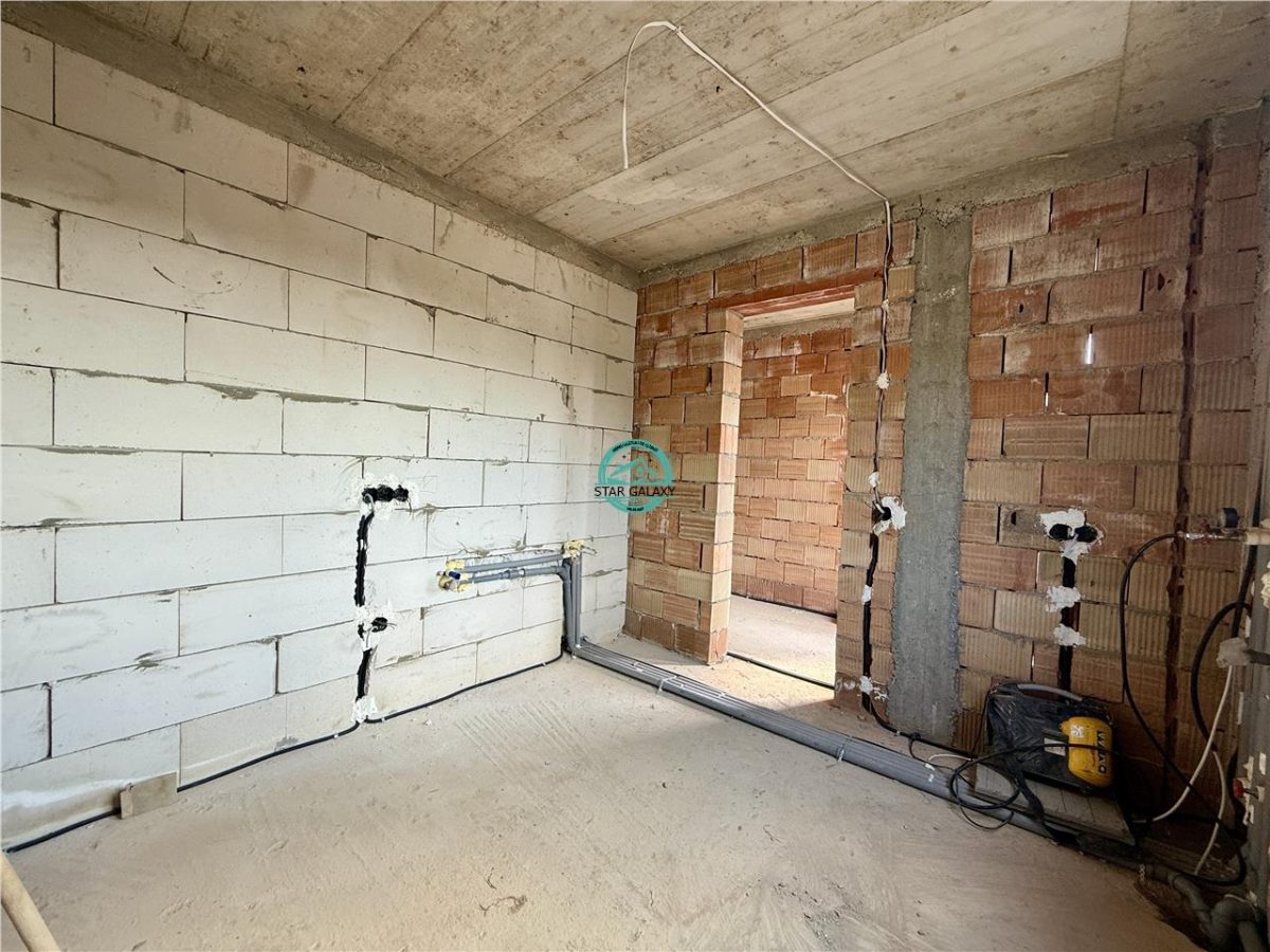 Case tip duplex de vanzare, 101 mp utili, 230 mp teren, in Corunca - foto 13