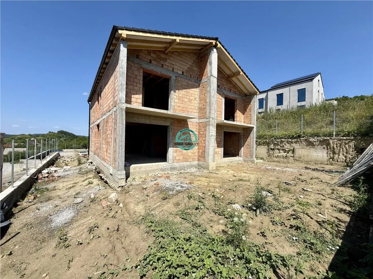 Case tip duplex de vanzare, 101 mp utili, 230 mp teren, in Corunca - foto 6