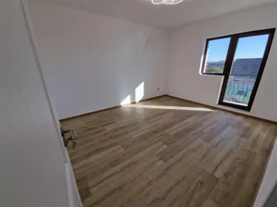 Apartament INTABULAT 2 camere luxcapat CUG zona vile - foto 2