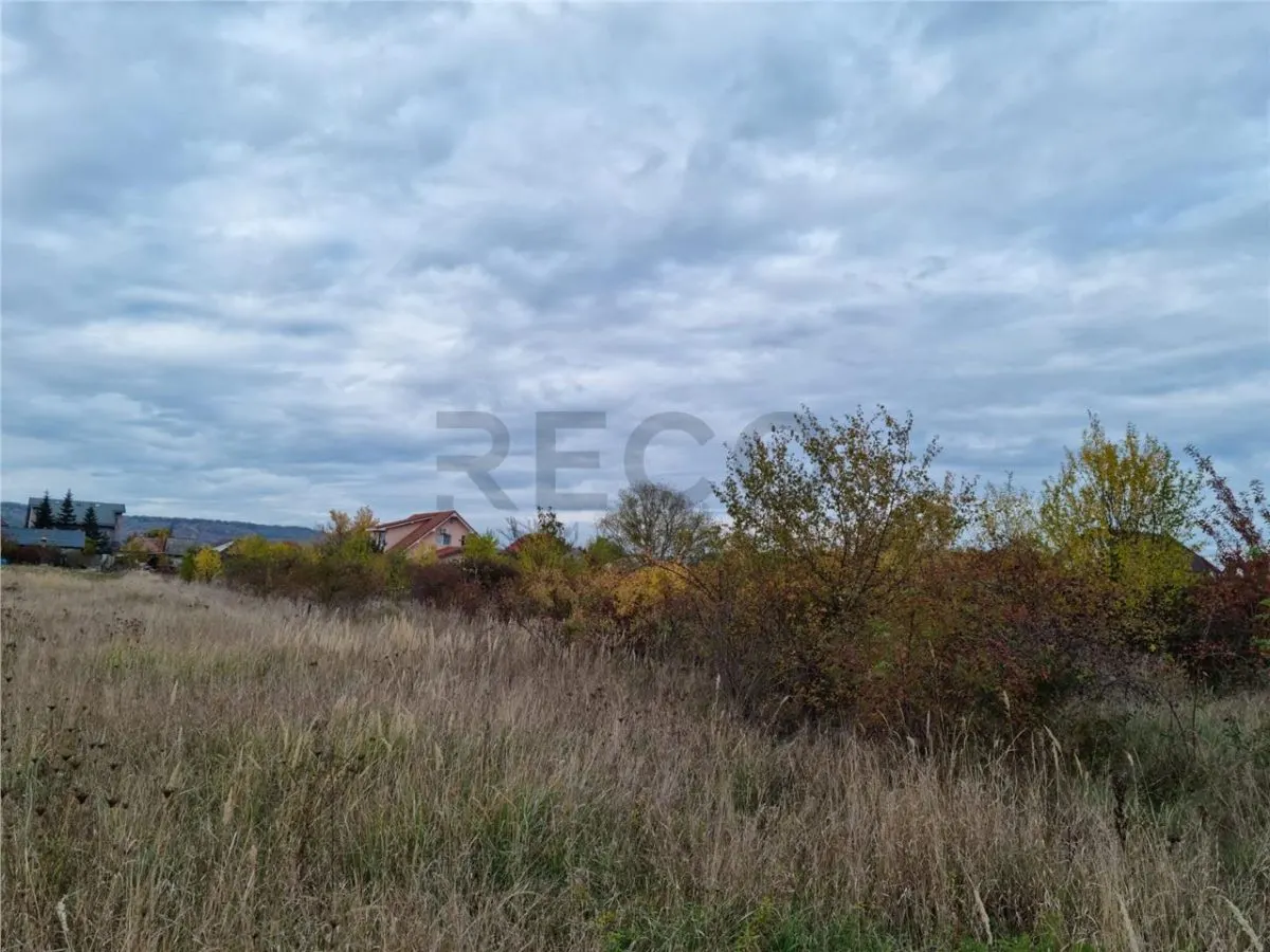 RECO teren intravilan 705 mp Osorhei - foto 4