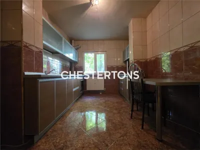 Apartament 3 camere , super renovat, dr Taberei zona Postei . - foto 5