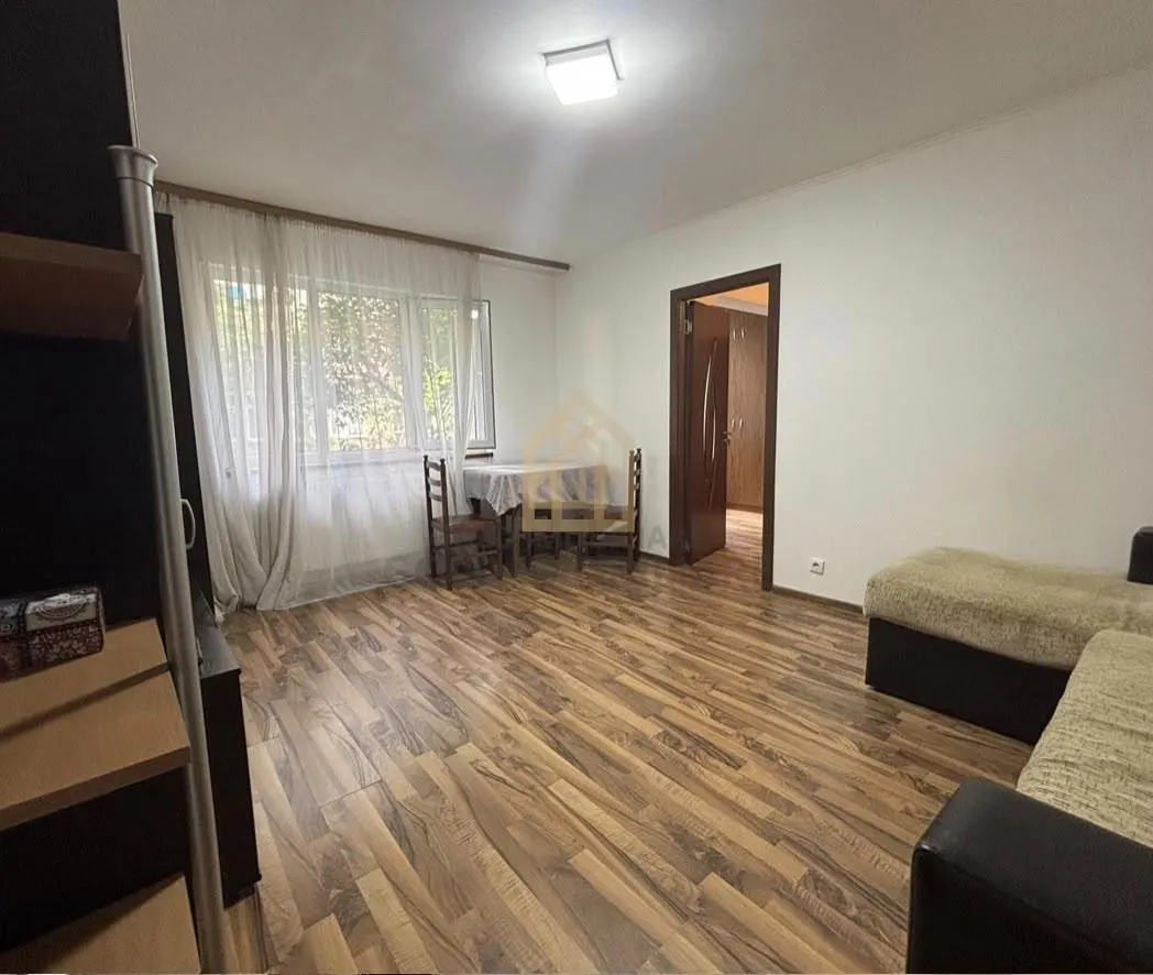 Apartament 2 camere de vanzare Oituz - foto 1