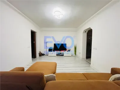 APARTAMENT DE VANZARE CU 2 CAMERE, PODU ROS - foto 2