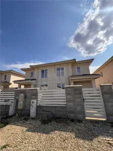 DUPLEX SPATIOS, MOSNITA NOUA, 4 CAMERE. - foto 5