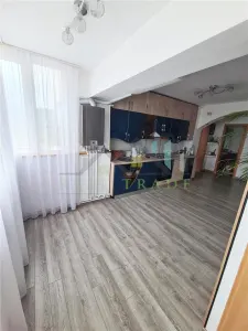 Apartament 2 camere decomandat etaj intermediar Astra- Carpatilor - foto 3