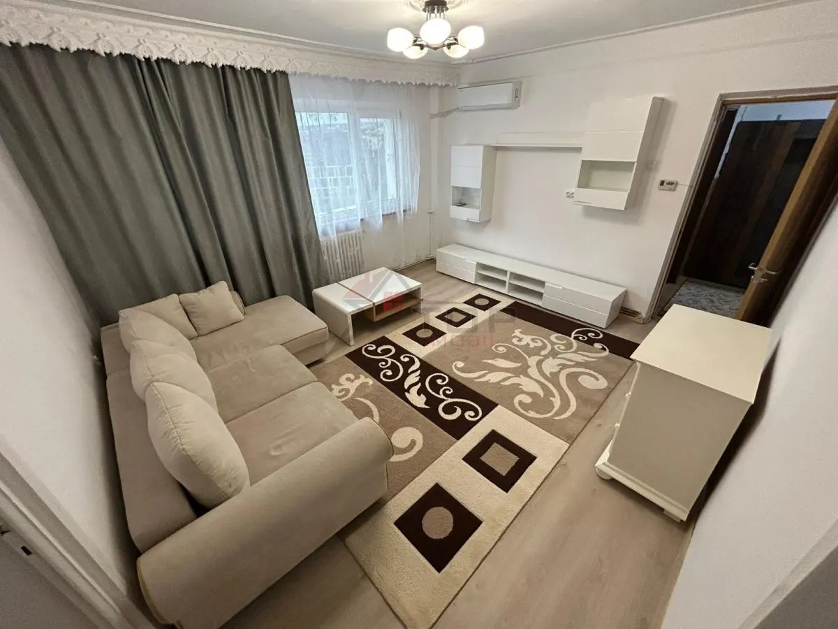 Inchiriere Apartament cu 2 camere Decomandat Palas Campus - foto 1