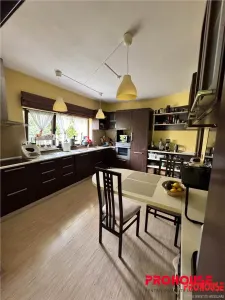 Vila exclusivistă de vânzare în Șerbănești â€“ Eleganță, confort și intimitateÂ  - foto 16