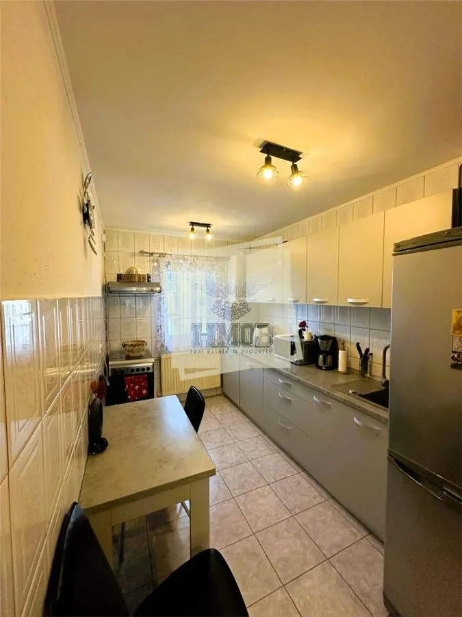 Apartament 4 camere 74 mpu 2 bai  si parcare zona Valea Aurie - foto 11