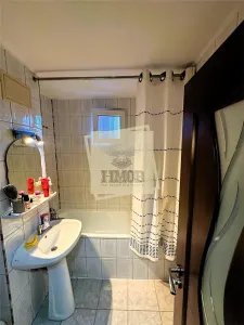 Apartament 4 camere 74 mpu 2 bai  si parcare zona Valea Aurie - foto 13