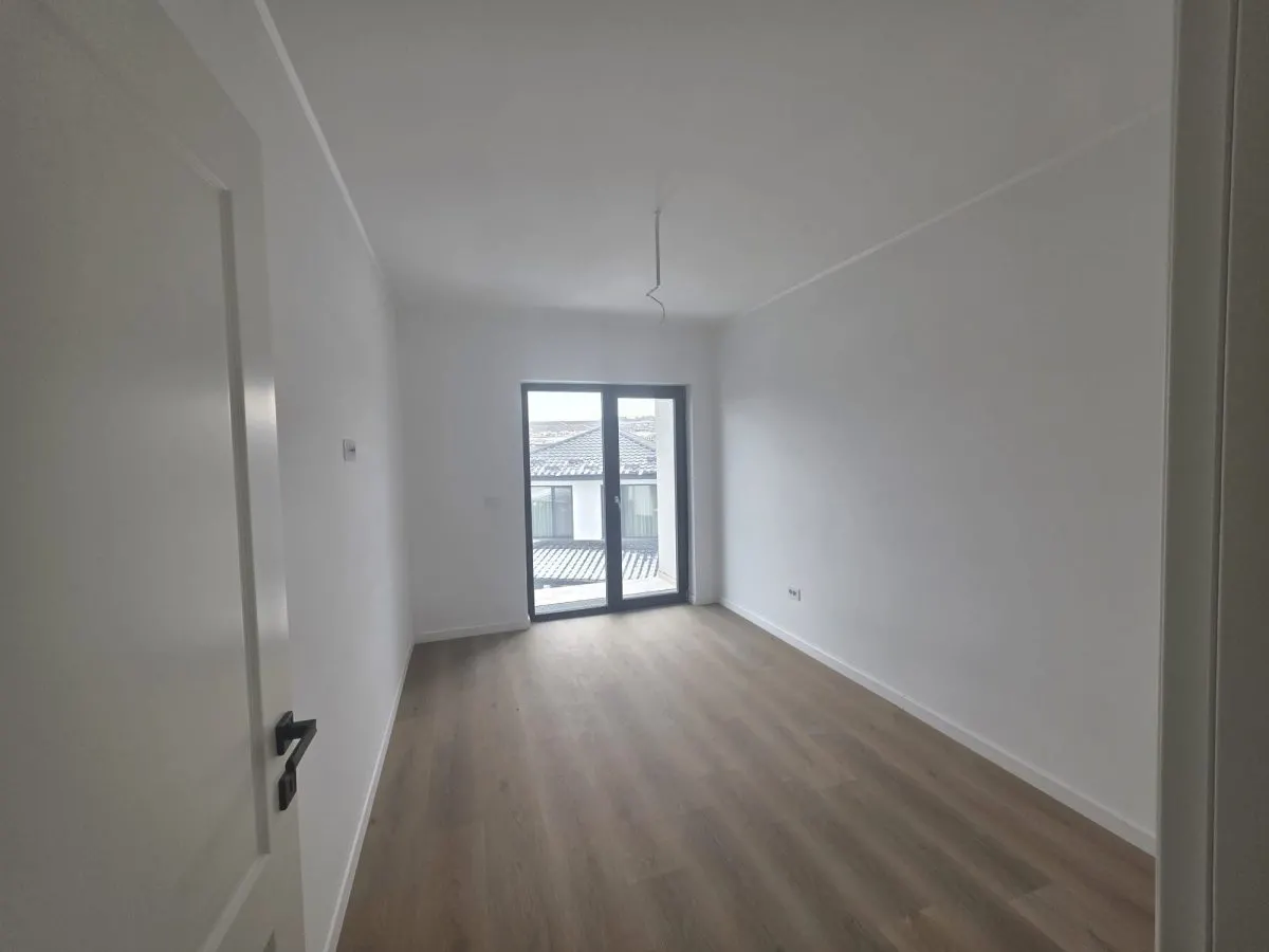 Apartament 4 camere dispus pe 2 niveluri - foto 5