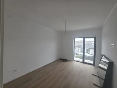 Apartament 4 camere dispus pe 2 niveluri - foto 6