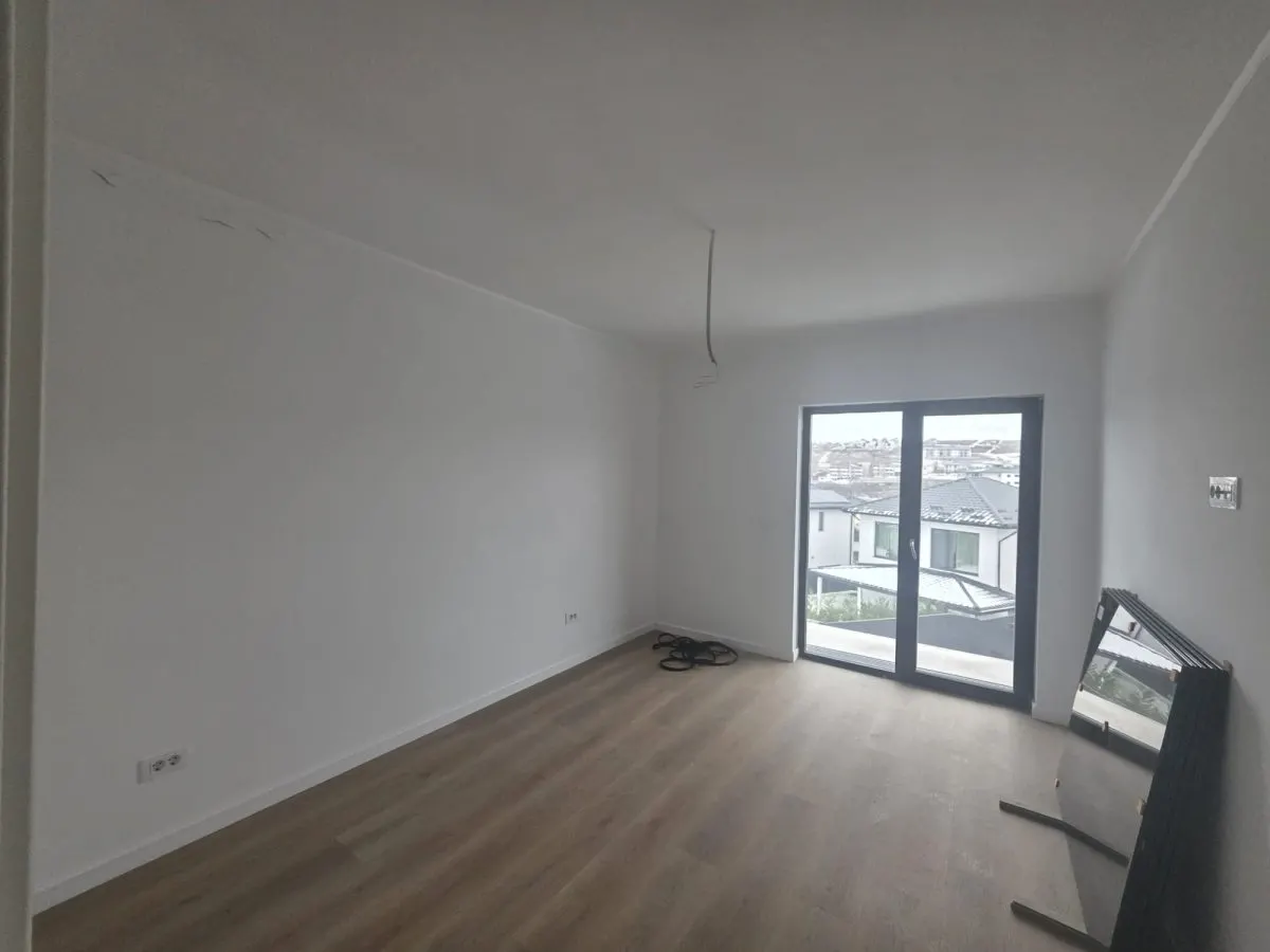 Apartament 4 camere dispus pe 2 niveluri - foto 6